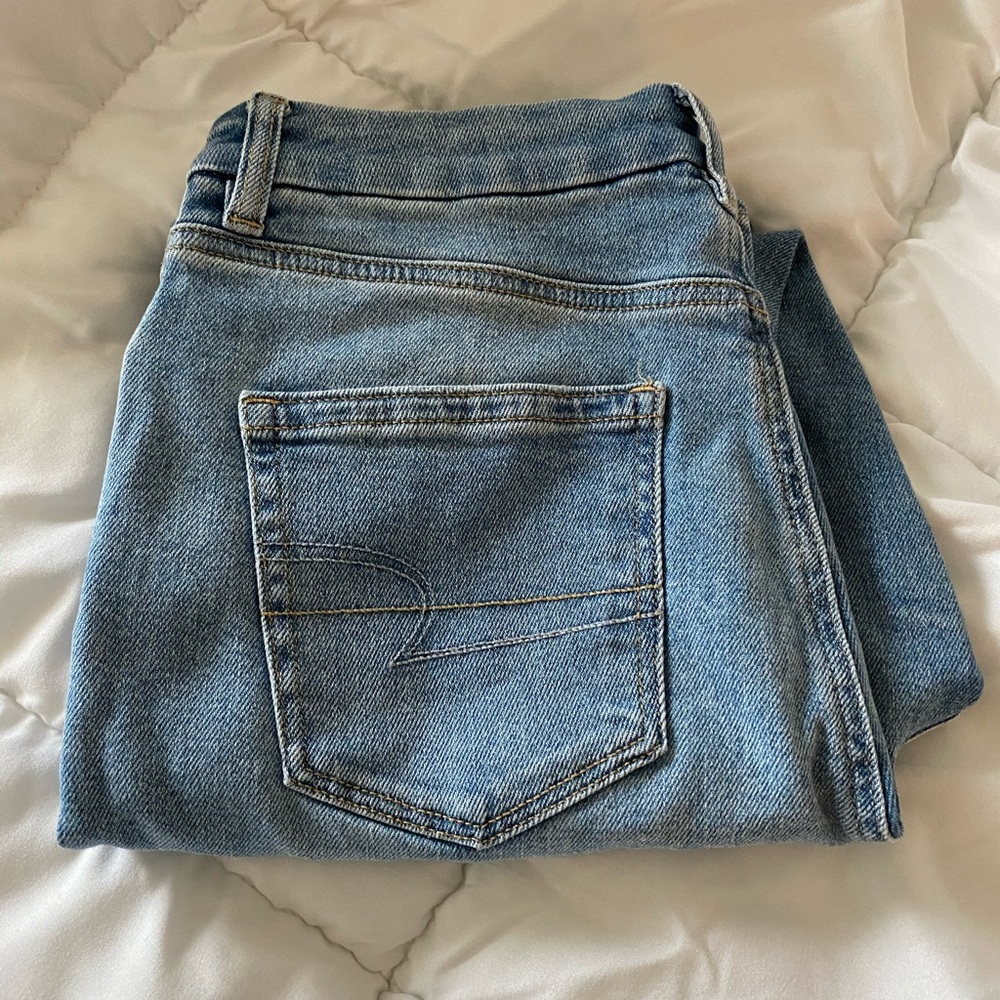 AE STRETCH CURVY MOM JEANS